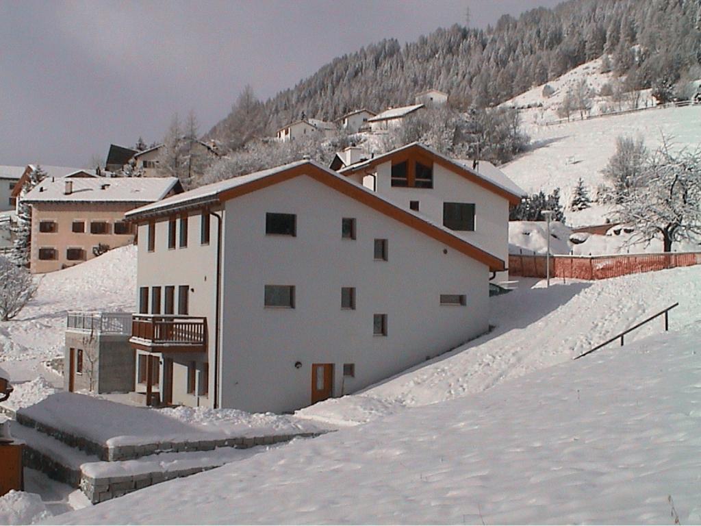 Chasa Mundin Apartamento Scuol Quarto foto